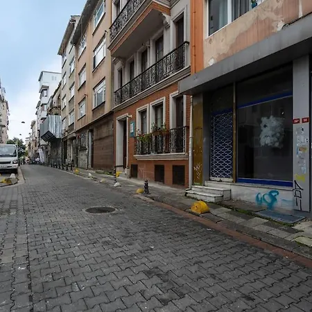 0031 - Kadikoy - Central, Cozy And Economic Flat.