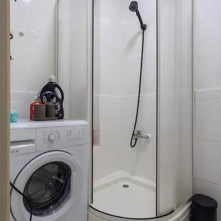 0031 - Kadikoy - Central, Cozy And Economic Flat. Διαμέρισμα *